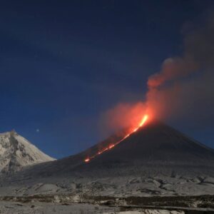 rusyada uyuyan dev uyandi 88lik deprem sonrasi lav puskurdu gkOE1Qic