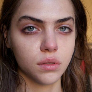 tuhaf tiktok akimlarinin en yenisi yorgun ve hasta kiz makyaji DERQeCtM