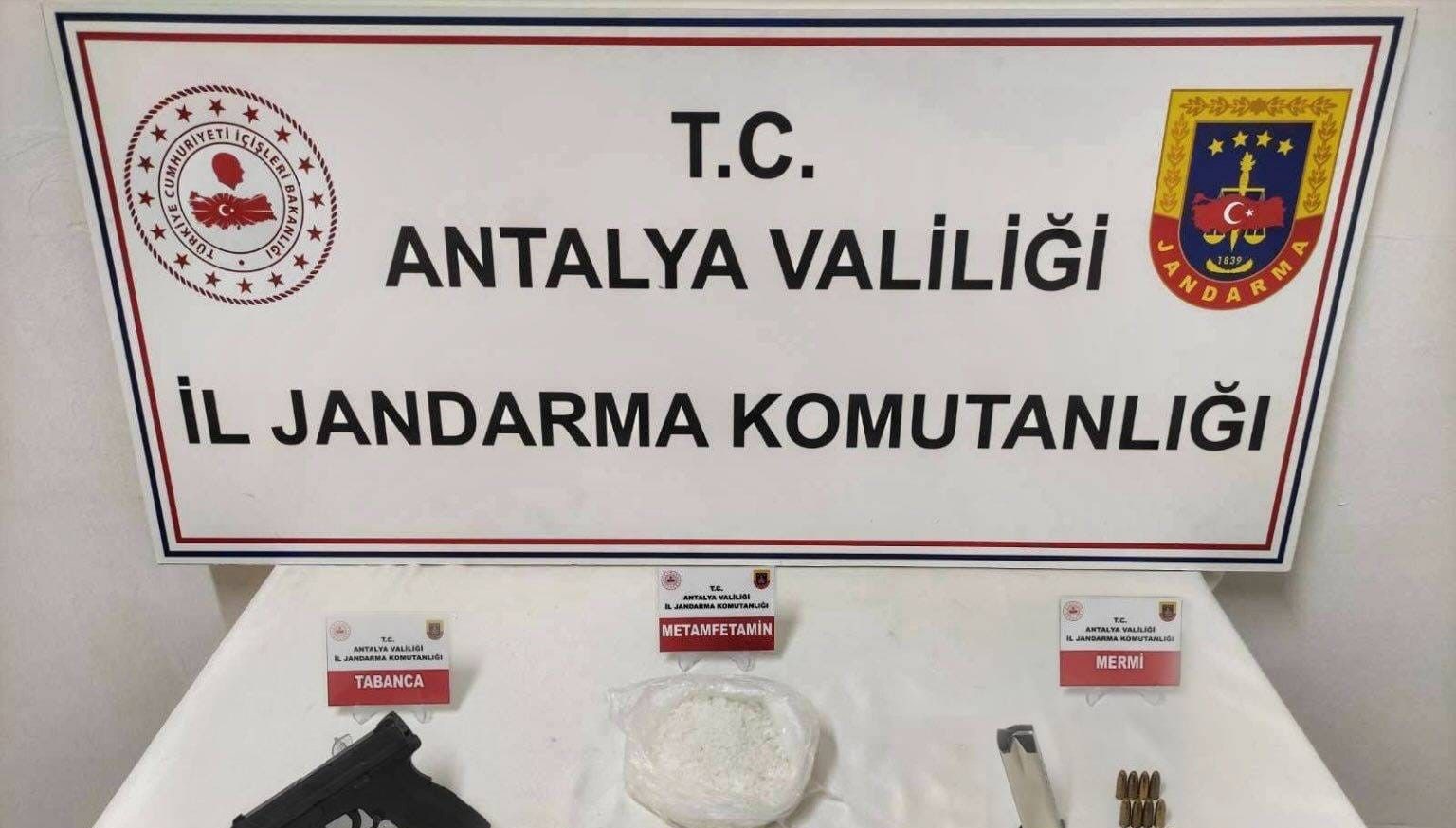 antalyada uyusturucu operasyonu BLVdEvZc