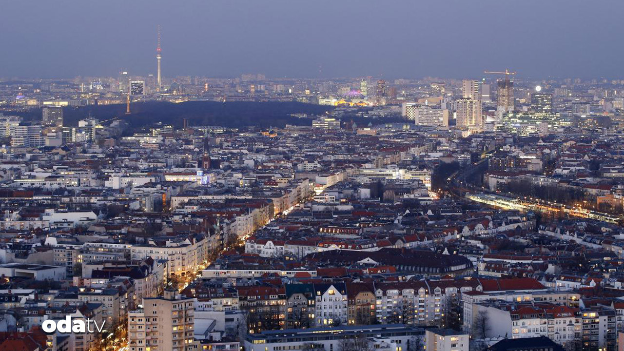 berlinde elektrik kaosu zsZltRhu