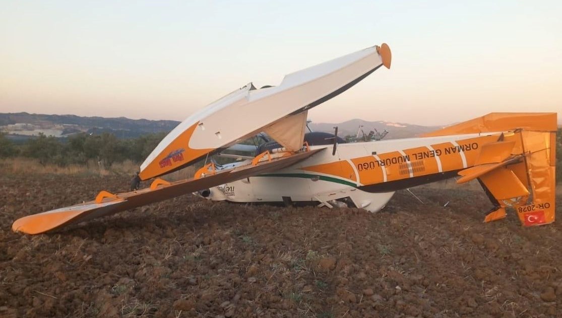 zorunlu inis yapan ucagin enkazi kaldiriliyor IjdXbbjY