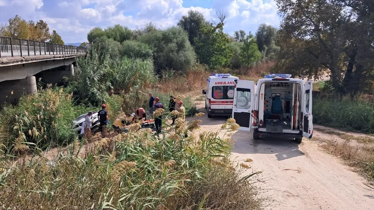 balikesirde otomobil devrildi 2 yarali 4hlX7tBl