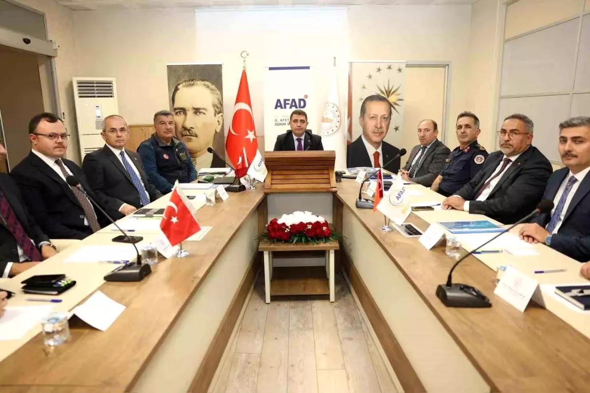 duzcede afet riski azaltma plani toplantisi duzenlendi BXbW3I4x