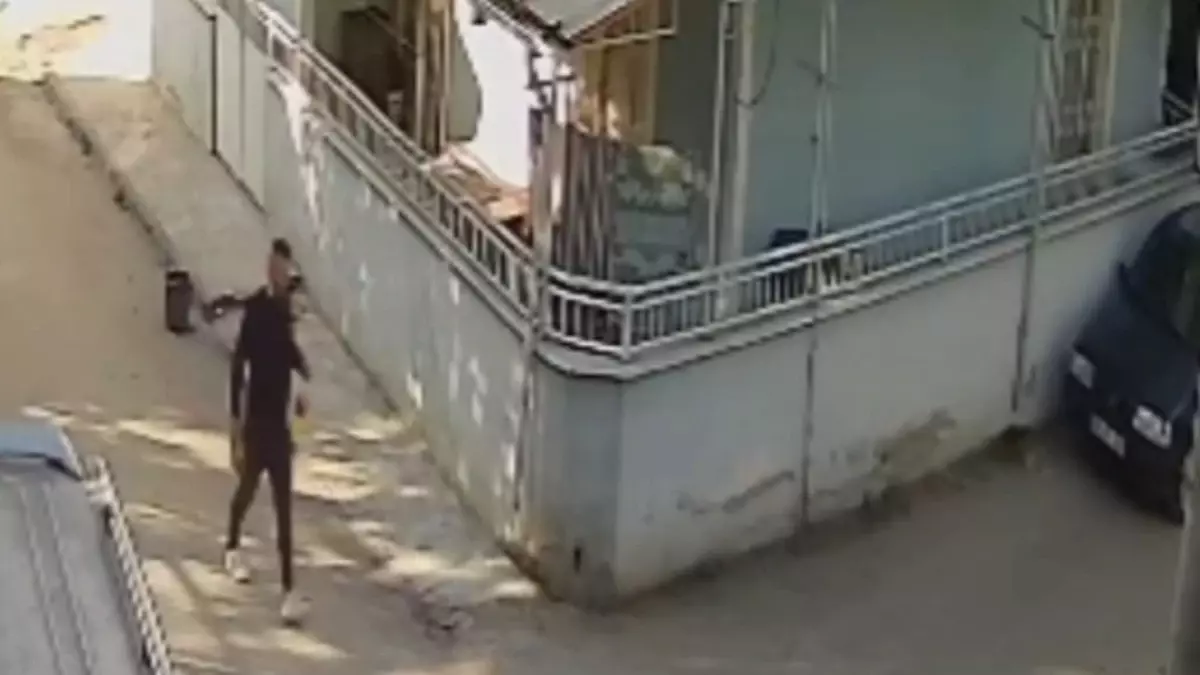 husumet nedeniyle otomobil kundaklandi HWiZXiBy