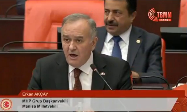 mhpli vekilin sozlerine kizan turkesin kizi salonu terk etti A1weuUGO.jpg