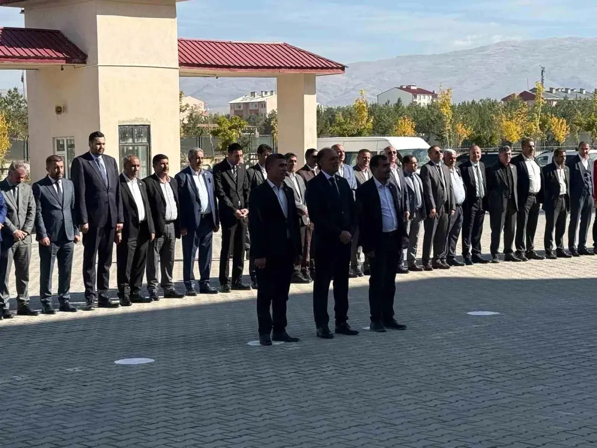 patnosta 19 ekim muhtarlar gunu toreni 7lU24T1Y.jpg