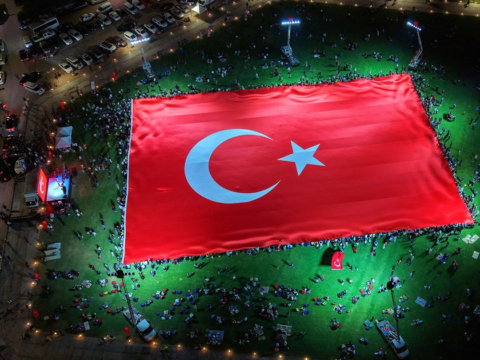 Dunyanin en buyuk bayragi kayseri talasta acildi NwC2tQcR