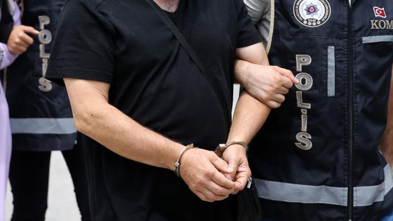 Vanda tefecilik operasyonu 5 zanli tutuklandi RdTG7DSv